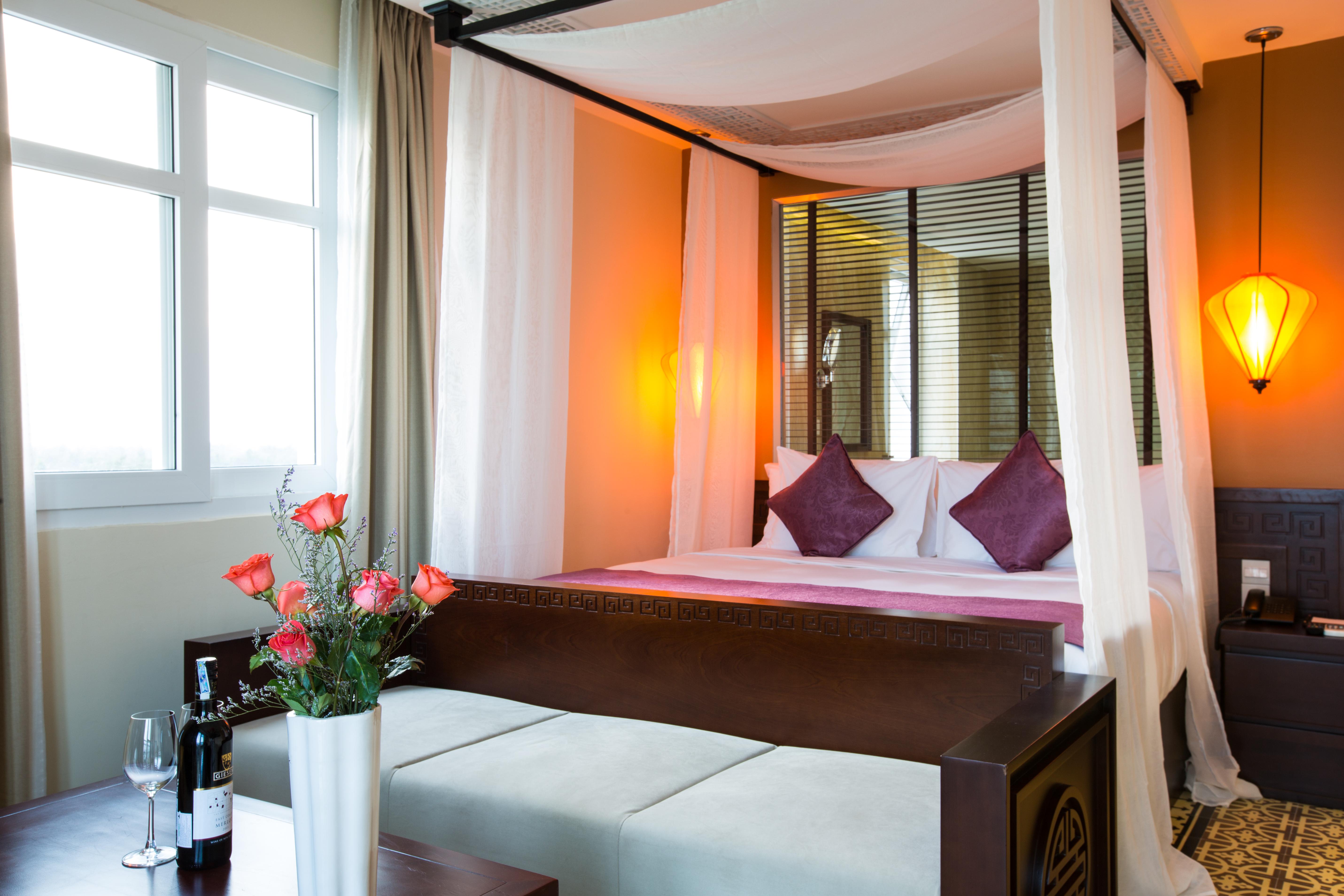 Royal Riverside Hoi An Hotel & Spa Kültér fotó