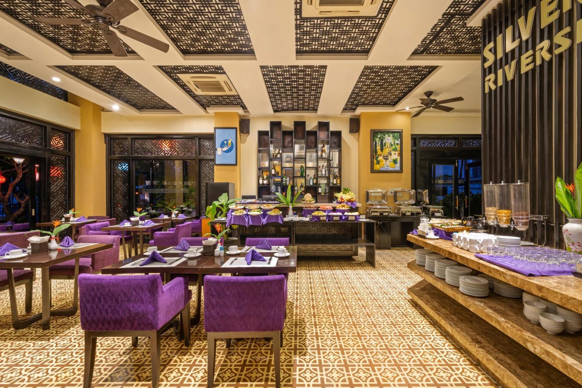 Royal Riverside Hoi An Hotel & Spa Kültér fotó