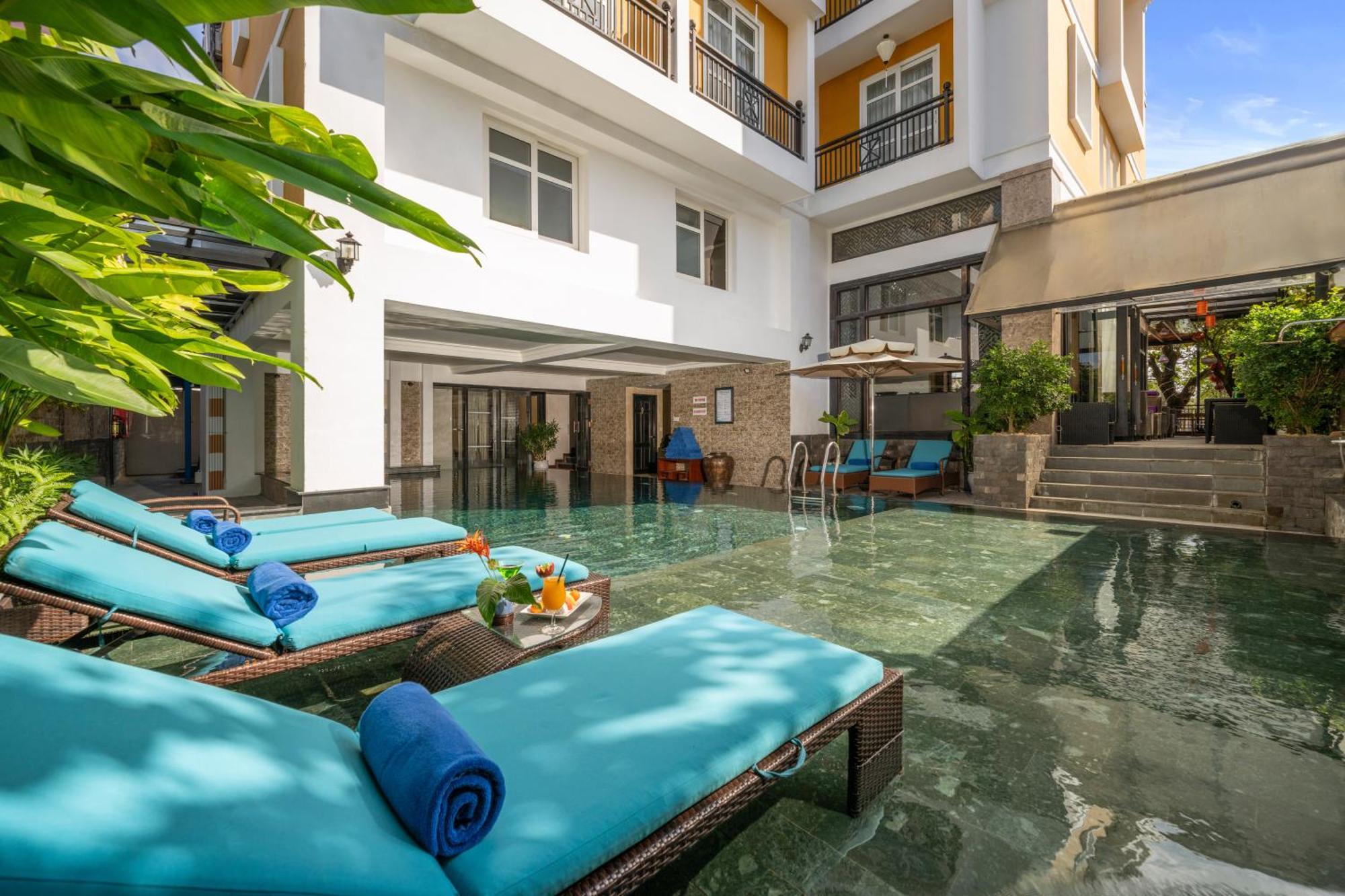 Royal Riverside Hoi An Hotel & Spa Kültér fotó