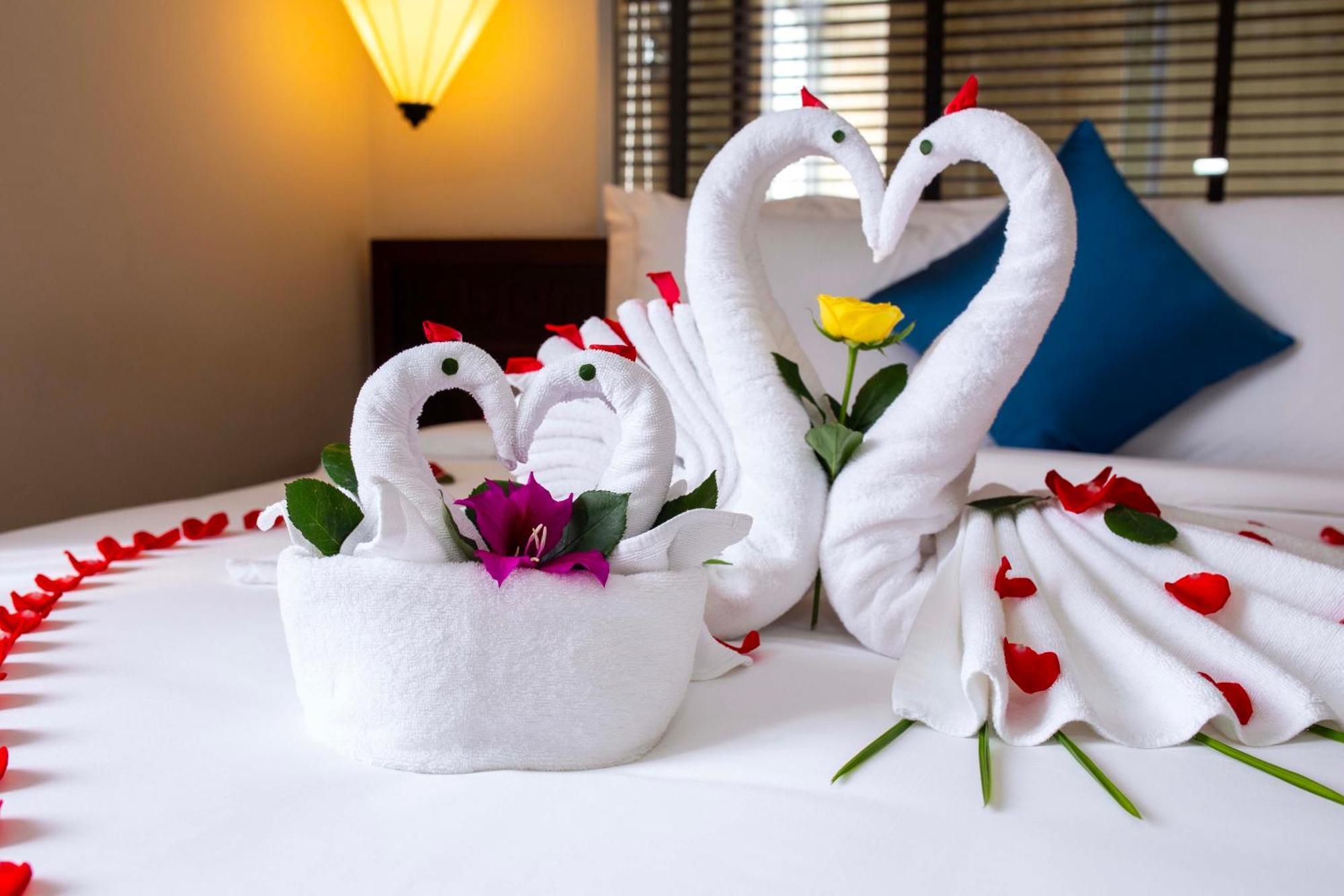 Royal Riverside Hoi An Hotel & Spa Kültér fotó