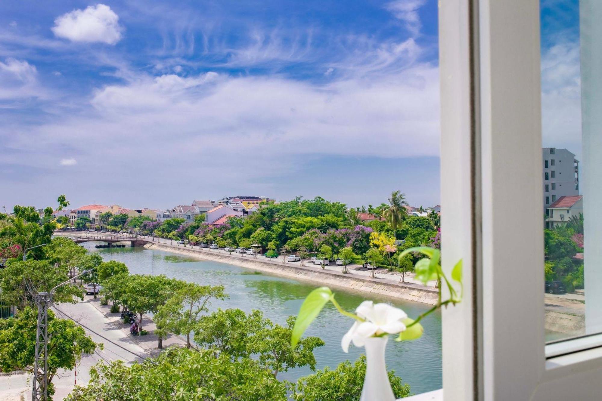 Royal Riverside Hoi An Hotel & Spa Kültér fotó