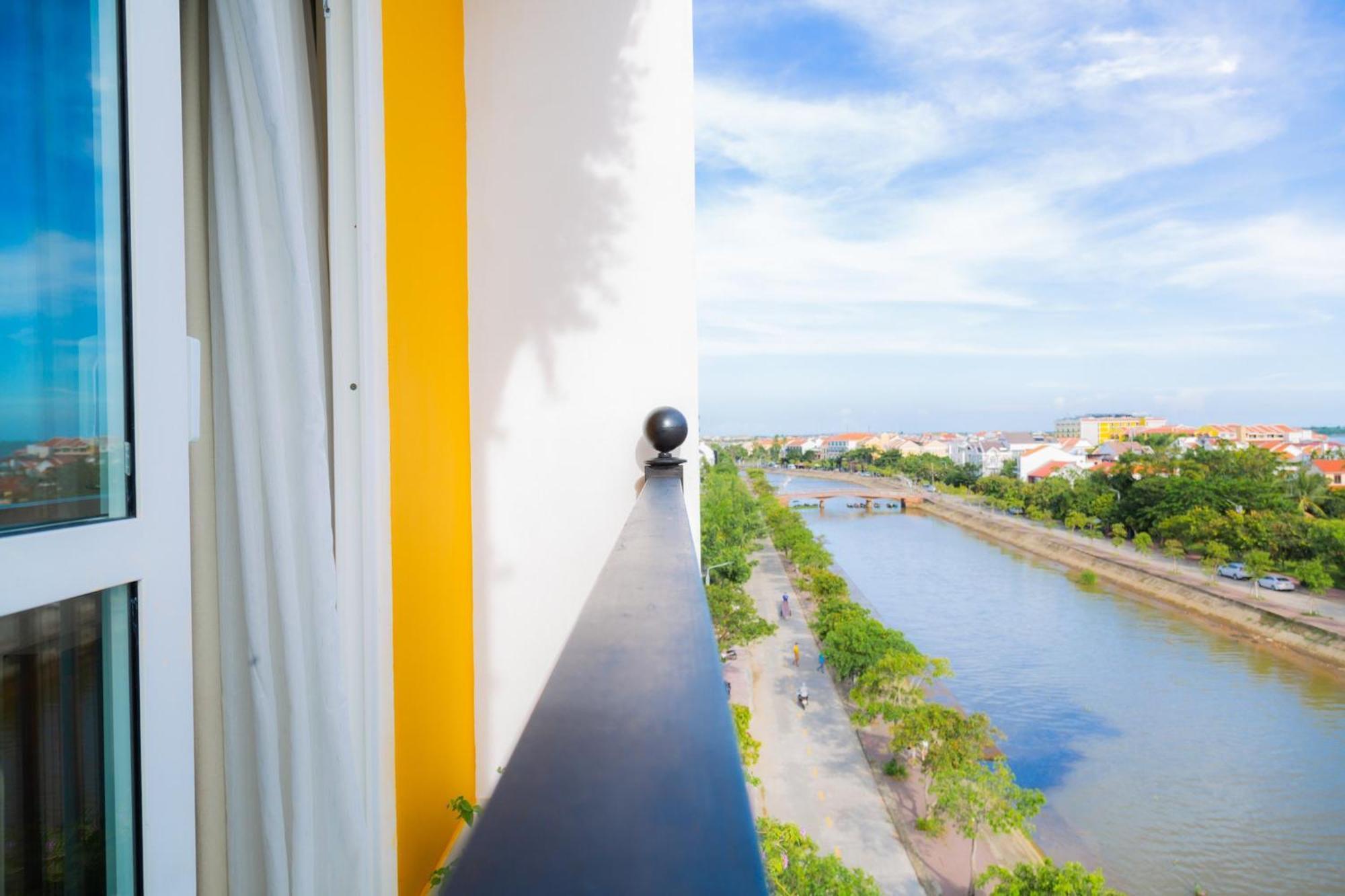 Royal Riverside Hoi An Hotel & Spa Kültér fotó